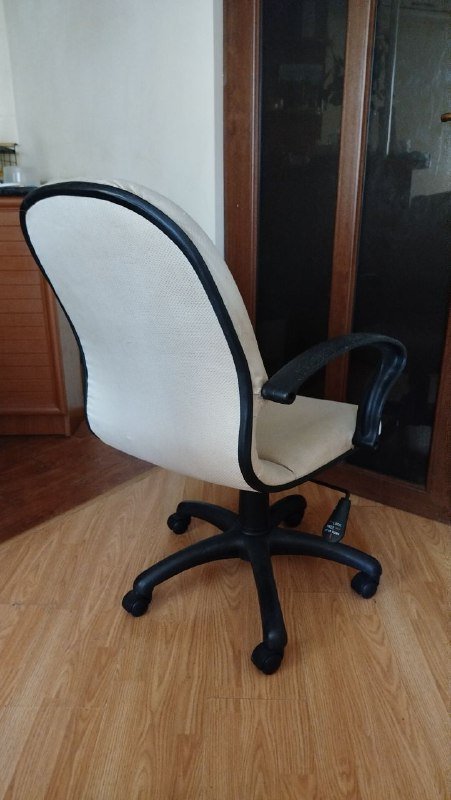 Офисное кресло большое 2