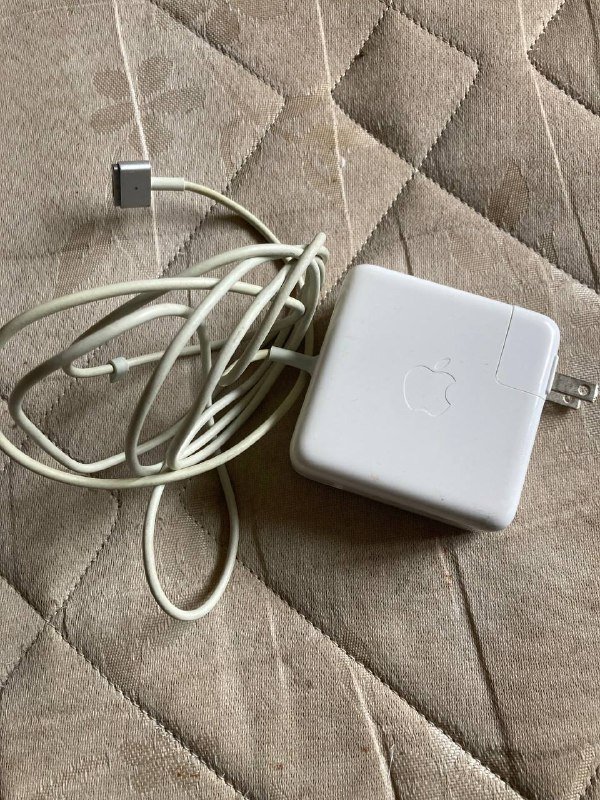 Флешка Samsung 128gb, Колонка JBL GO2, Розетка автоматическая, Фен, Машинка для сигарет, Наушники, Зарядник MagSafe 2 7