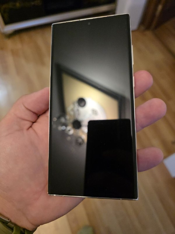 Продаётся s23 ultra 12/256 2
