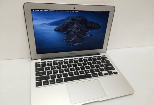 MacBook Air 2012 года с зарядкой