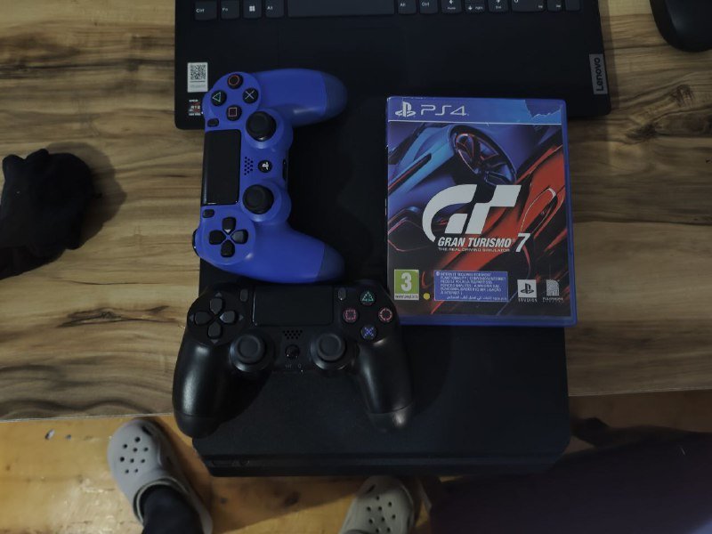 PS4 Slim 1 ТБ, джойстик, кабели, игра Gran Turismo 5 2