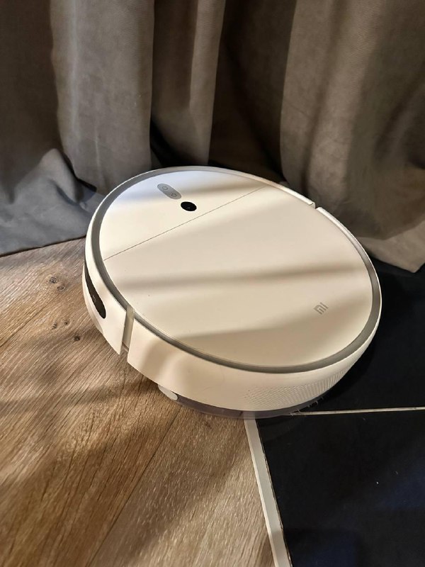 Подушка для изголовья, зеркало, робот пылесос, органайзер для ванны 2