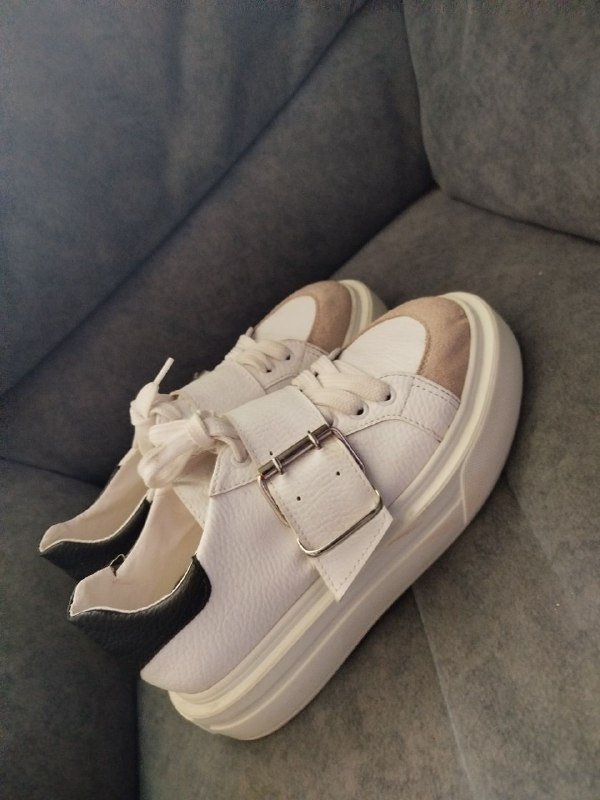 Кроссовки 38 и 39 размер 5