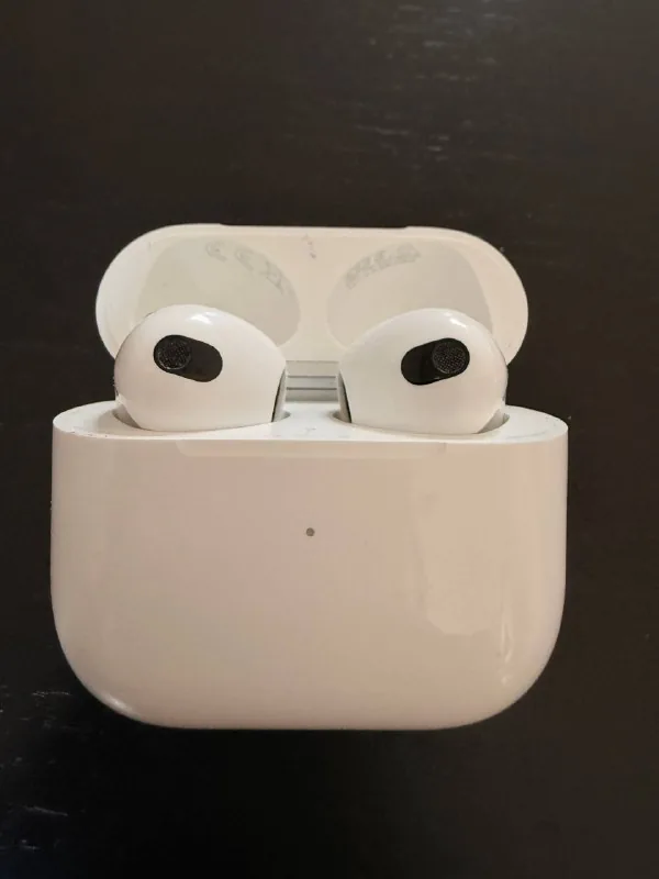 AirPods 3 поколения 1