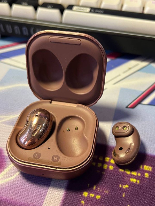 Samsung galaxy buds live 4
