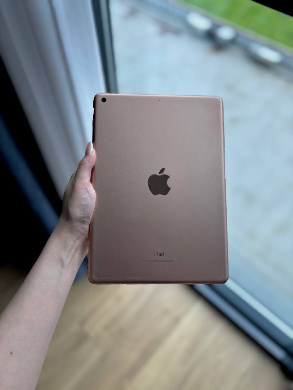 iPhone 13 mini, iPad Air, iPad 6 поколения, AirPods 4 8
