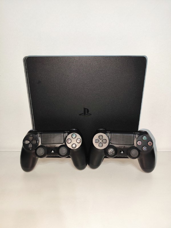 PlayStation 4 Slim 500 GB, 2 джойстика DualShock 4