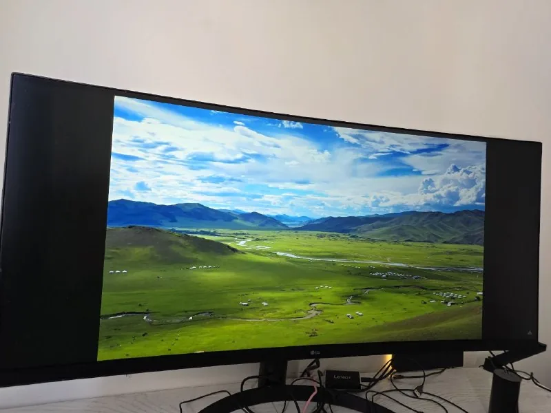 LG 34" Curved UltraWide монитор 1