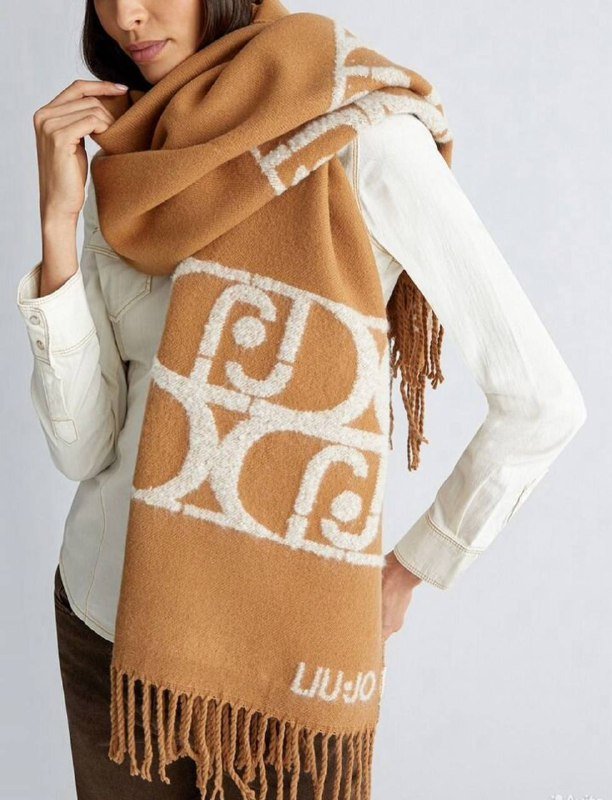 Кардиган ZARA, шарф палантин LIU.JO