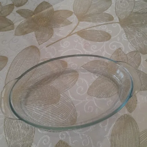 Glass fish dish