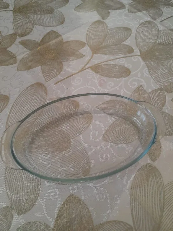 Glass fish dish 1
