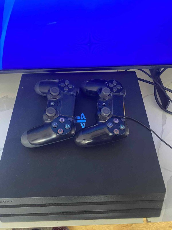 PlayStation 4 pro 4k 1TB с играми