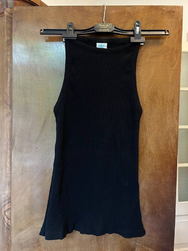 золотая сумка, кроссовки New balance, платье, топ, леопардовые штаны, леггинсы 7