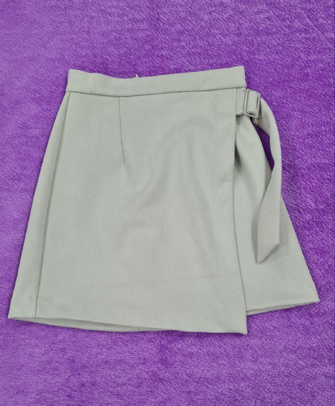 Молочная асимметричная юбка-трапеция из искусственной замши