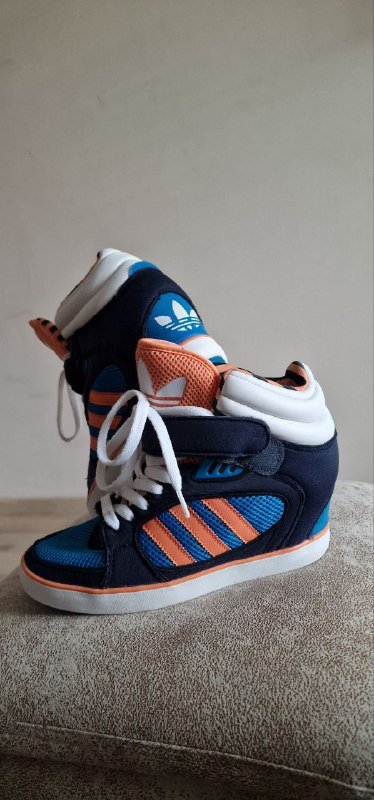 Adidas женские сникерсы кроссовки на танкетке 2