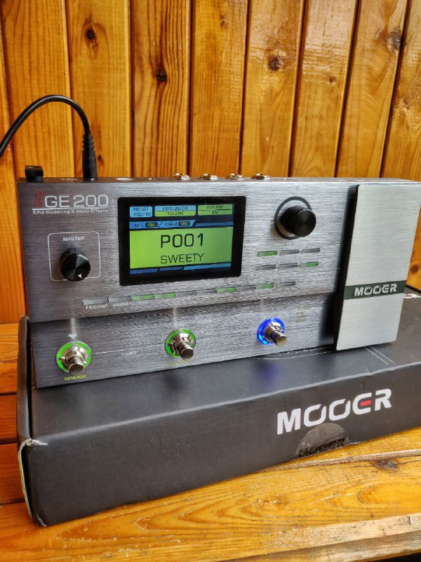 Гитарный процессор Mooer GE200 2