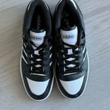 Кроссовки Adidas Break Shoes, джинсы Tommy Hilfiger 6