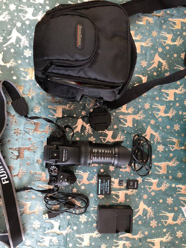 Fujifilm HS 35 EXR FINEPIX Camera with accessories 2