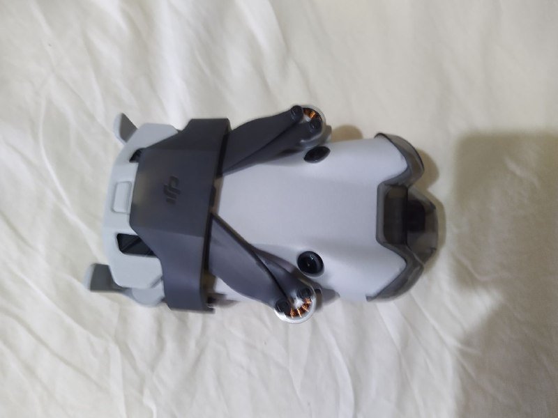 Дрон DJI с пультом