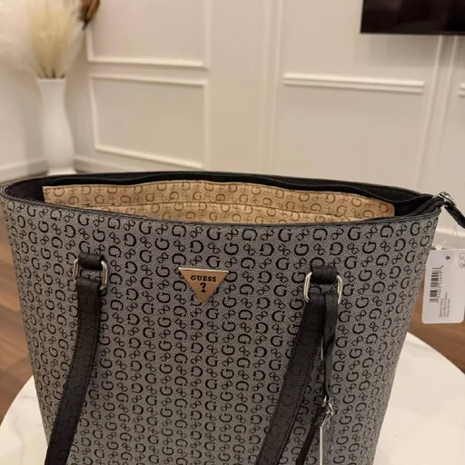 Сумка Guess