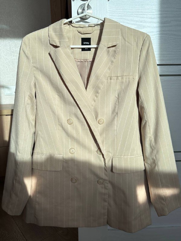 Лонгслив Reserved, Рубашка Reserved и Koton, Пиджак Sinsay, Блузка Koton, Куртка кожанка оверсайз 4