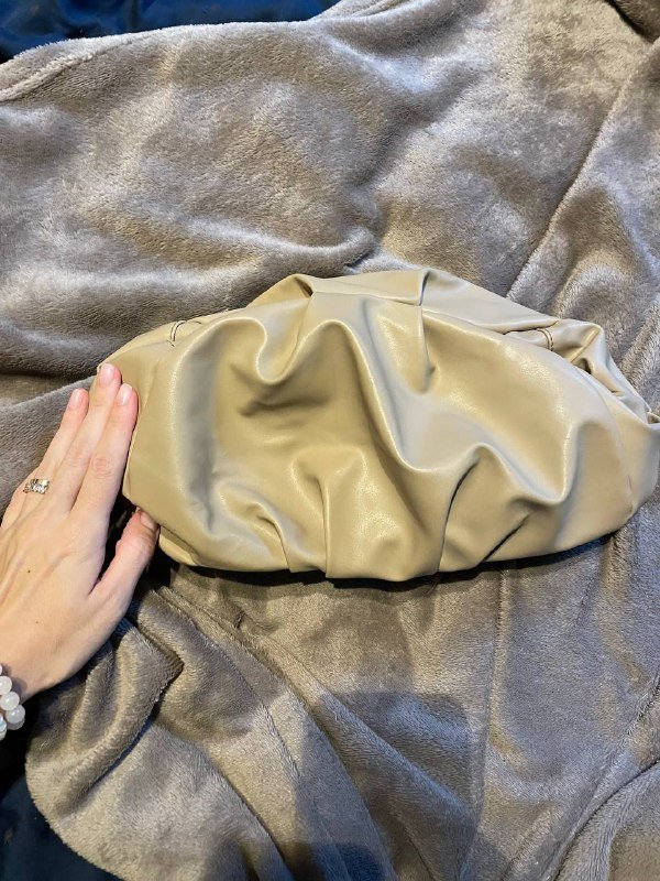 сумка Майкл Корс, сумка пельмень, косметичка Лора мерсье, платье Зара, очки hm 2