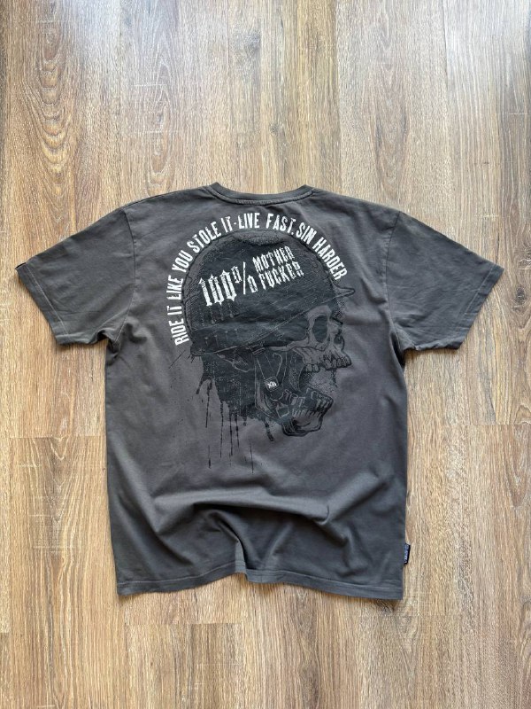 Штаны Diesel, футболка Patagonia, джемпер Napapijri, джинсы Carhartt, шорты Lonsdale, футболка Men of Mayhem, футболка Roberto Cavalli, бананка Eastpak, мессенджер The North Face 9
