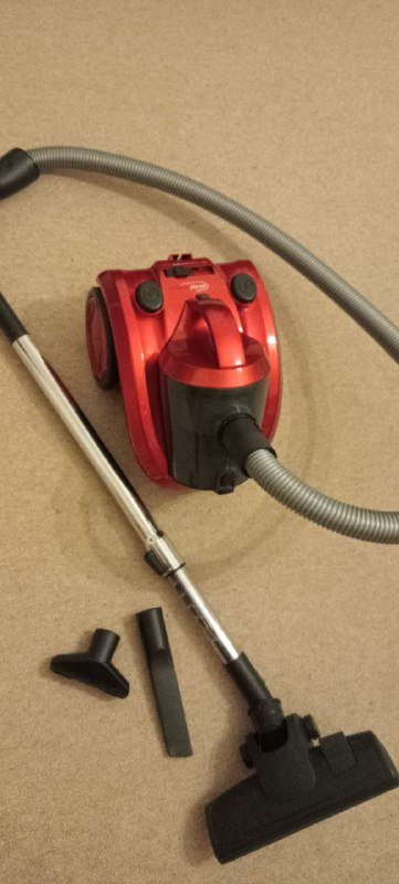 Пылесос в хорошем состоянии с регулировкой мощности