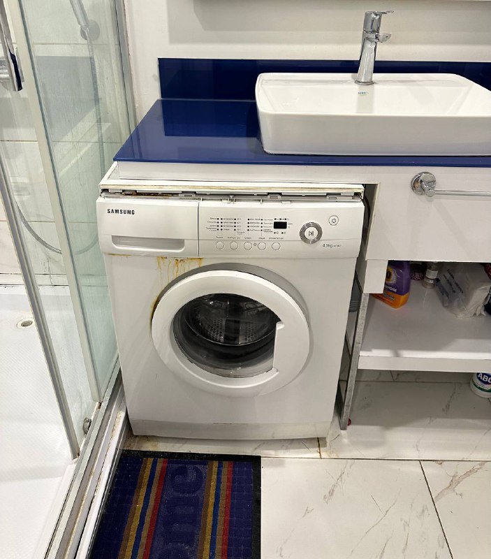 Стиральная машина Samsung в рабочем состоянии