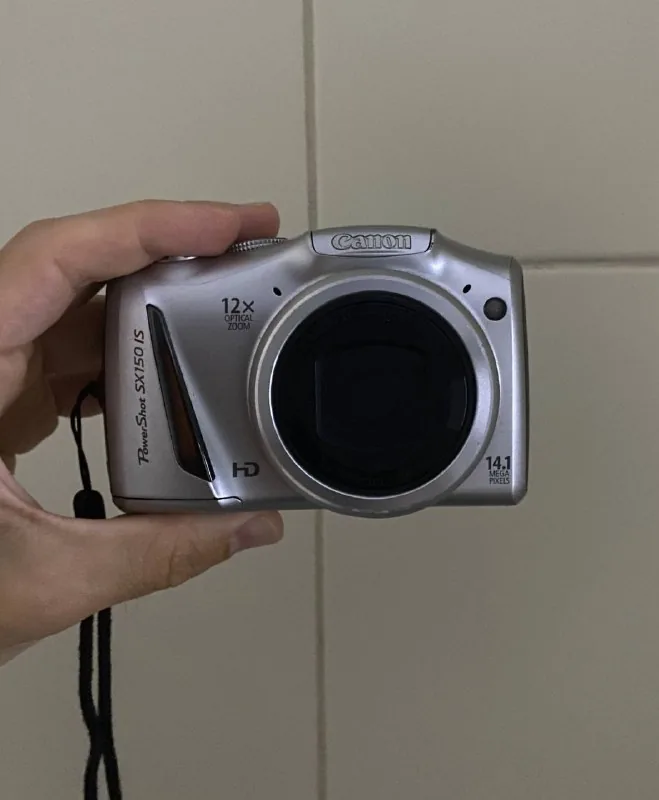 Фотоаппарат Canon 1