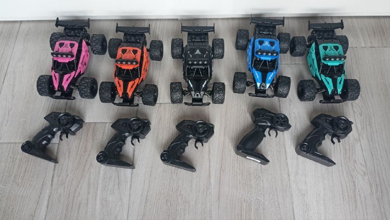 Джип на пульте управления с аккумулятором 4