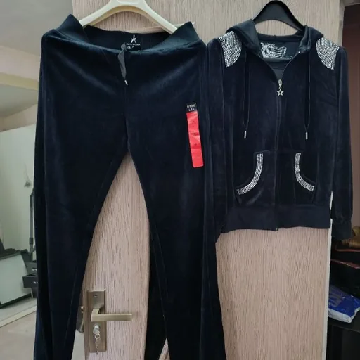 Женский спортивный костюм