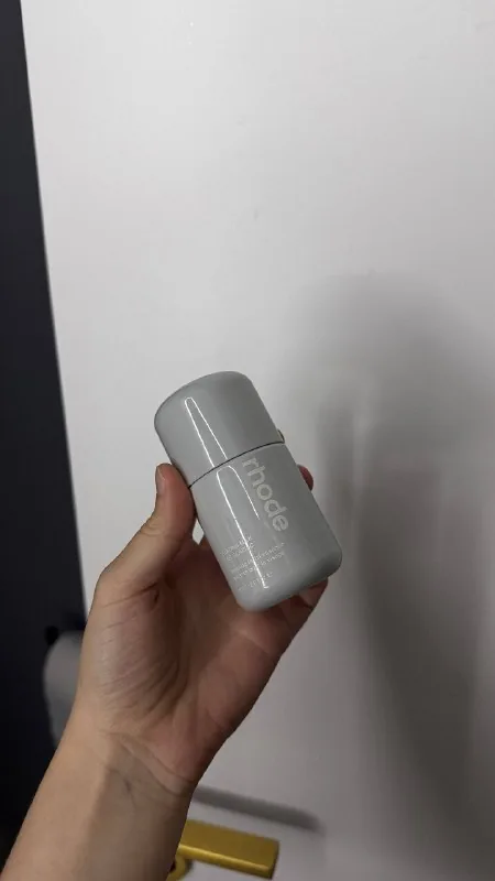 RHODE Glazing Milk 1