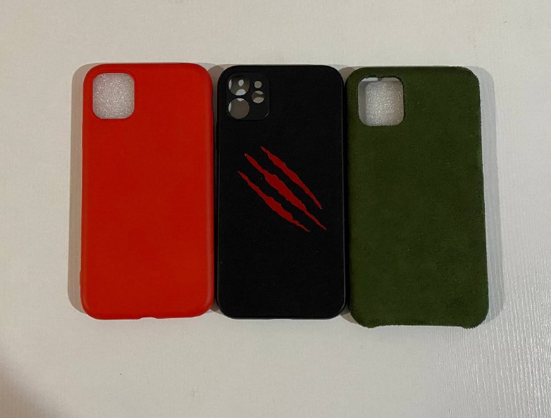 Наушники, книги, чехол iPhone 3