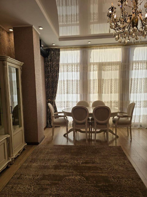 Сдам квартиру 3 спальни 102м2 у парка 6 мая 9