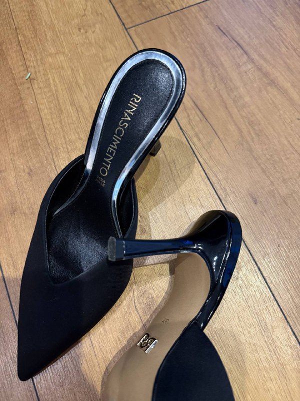 Балетки H&M, босоножки Stradivarius, туфли-мюли RINASCIMENTO 6