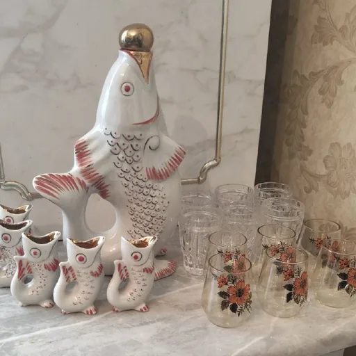 Декоративные фигурки, стаканы