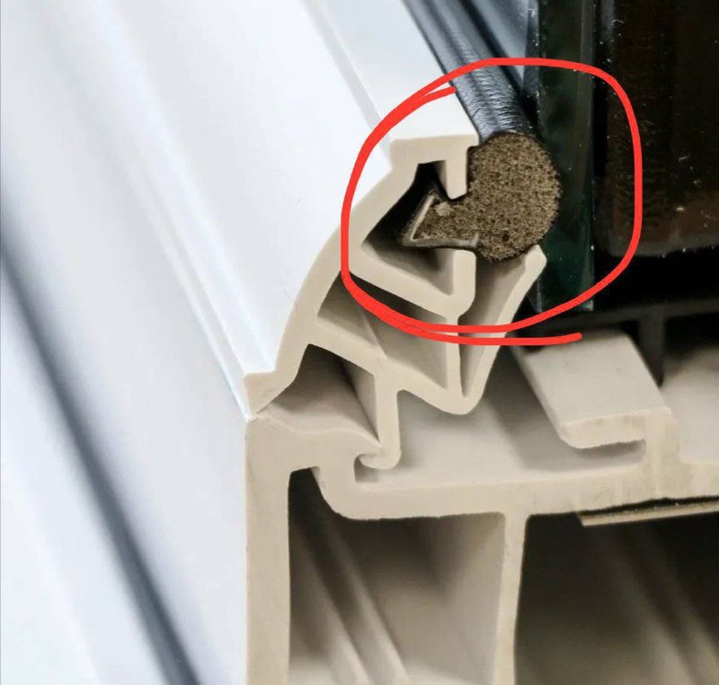 Горелка, газовый баллон, болгарка, лобзик, молоток, аккумулятор, замок, уплотнительная резинка, кромка, блок питания, оборудование для чистки кондиционера, ограничитель дверной ручки 5