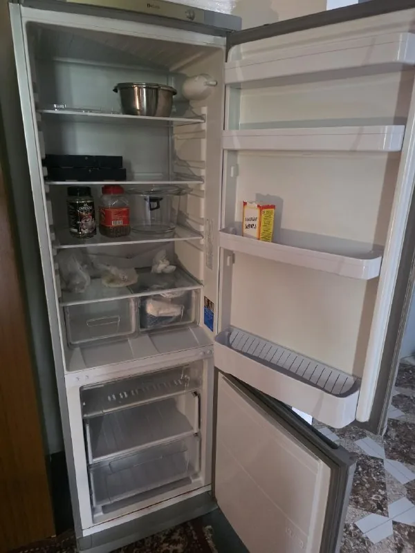 Холодильник Indesit 1