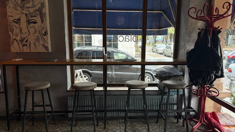 Барная стойка с 4 барными стульями 4