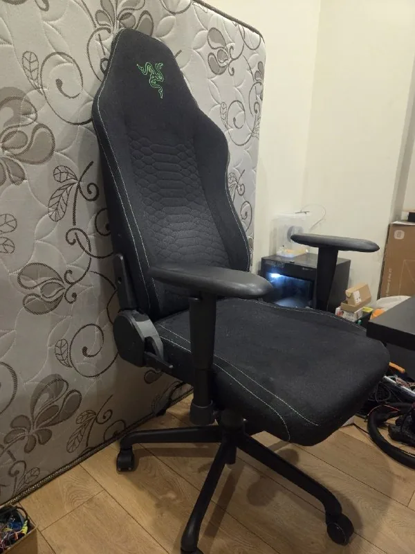 Геймерское кресло Razer Iskur V2 X