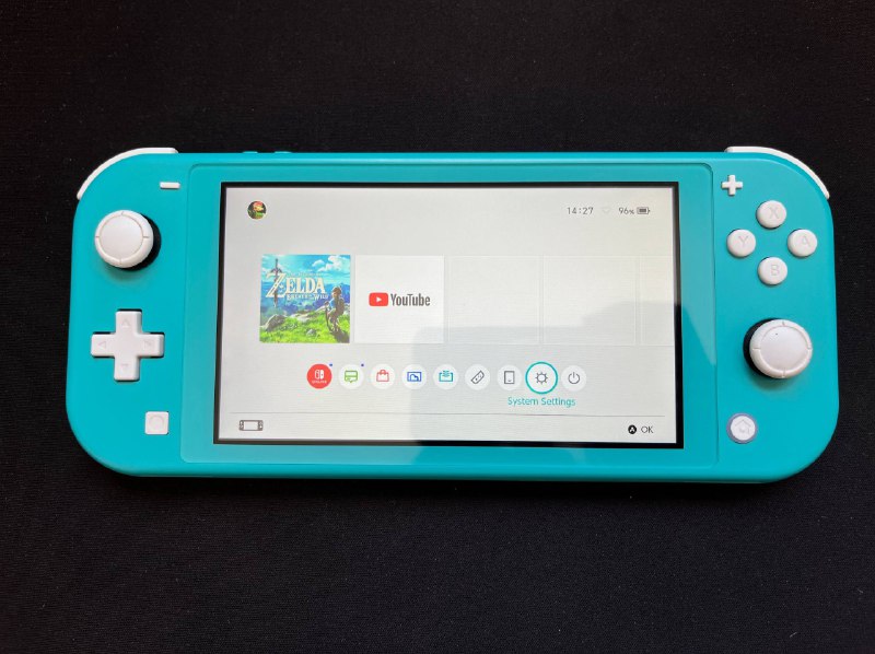 Nintendo Switch Lite, игра Zelda: Breath Of The Wild