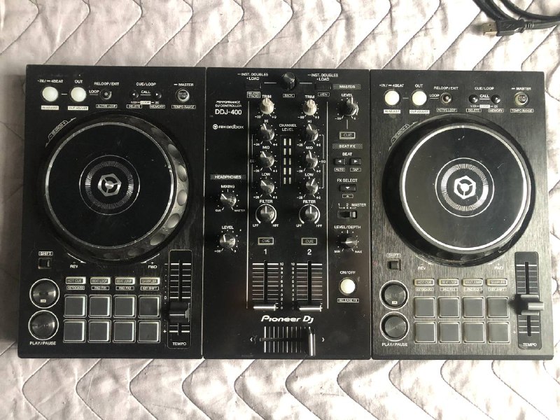 Контроллер Pioneer DDJ 400