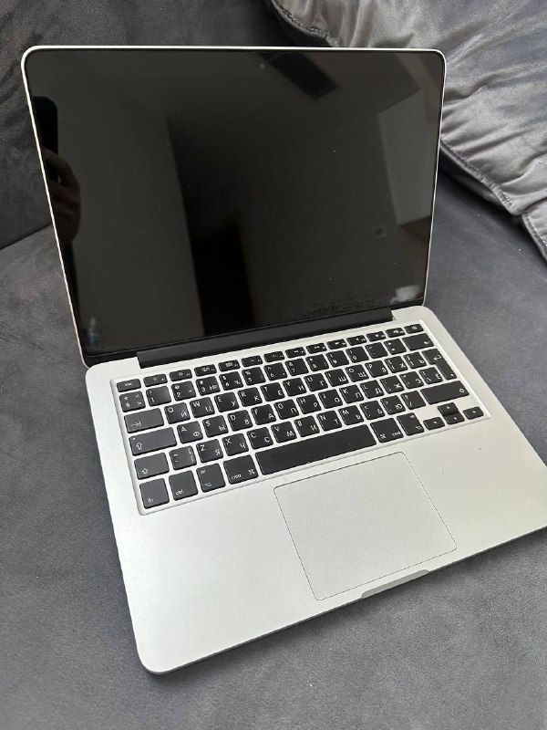 MacBook Pro 13 in good condition, no charger 2