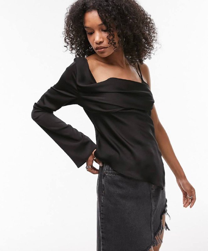 шорты Levi’s 501, блузка Topshop 7