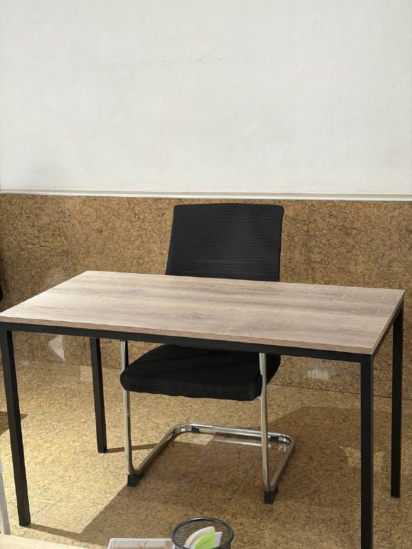 Стол со стулом