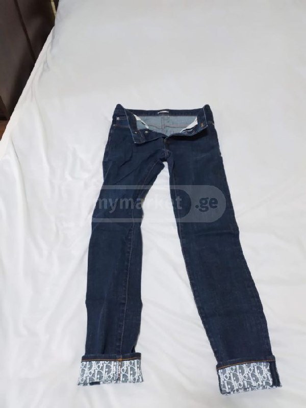 Джинсы Dior, Поло Lacoste, Жилет Louis Vuitton, Парфюм Dior, Пуловер Tommy Hilfiger