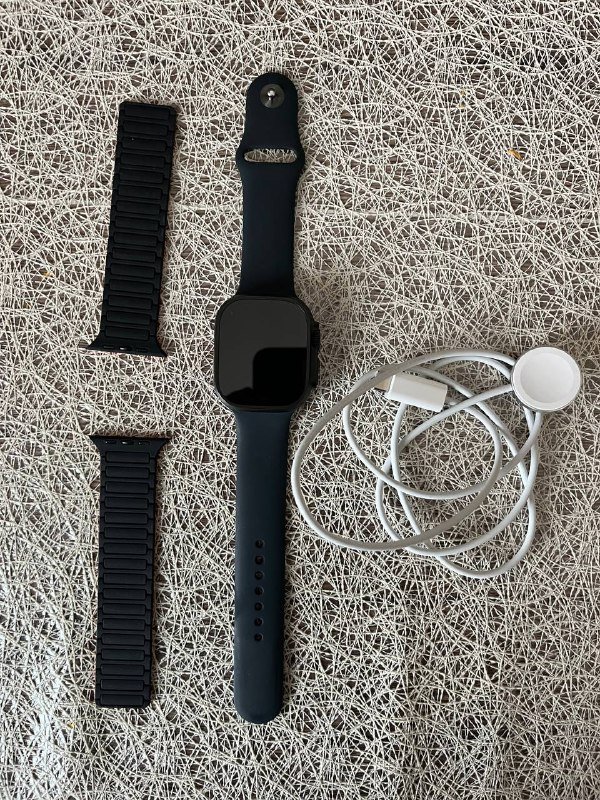 Apple Watch Ultra 2, 2 ремешка, зарядка