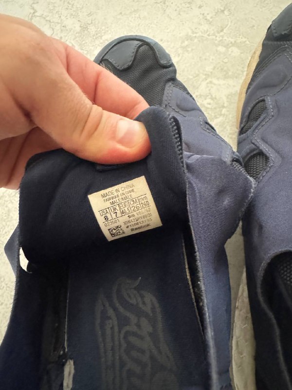 Кроссовки Reebok Instapump, сабо Crocs 2
