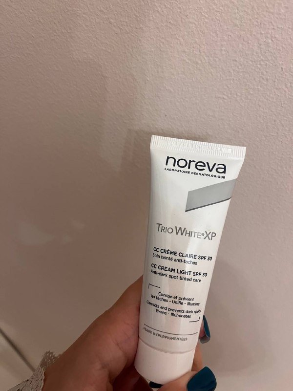 the ordinary niacinamide, tarte concealer, noreva cc cream, rare beauty highlighter 3
